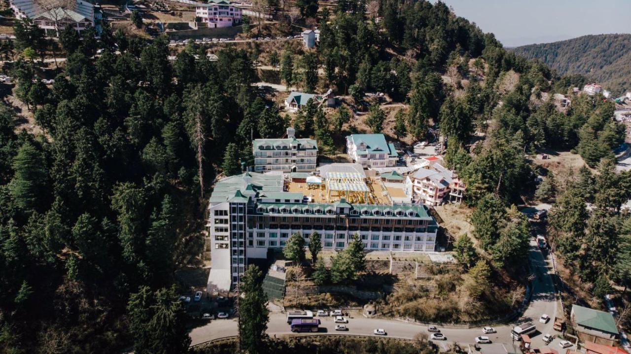 Royal Tulip Luxury Hotel, Kufri, Shimla Buitenkant foto