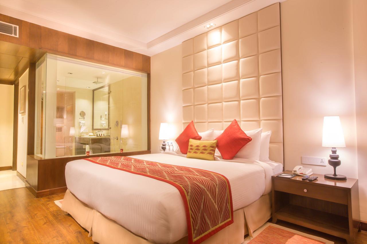 Royal Tulip Luxury Hotel, Kufri, Shimla Buitenkant foto